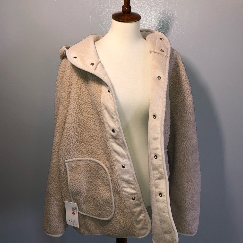 Hooded Teddy Jacket - Picture 7 of 8